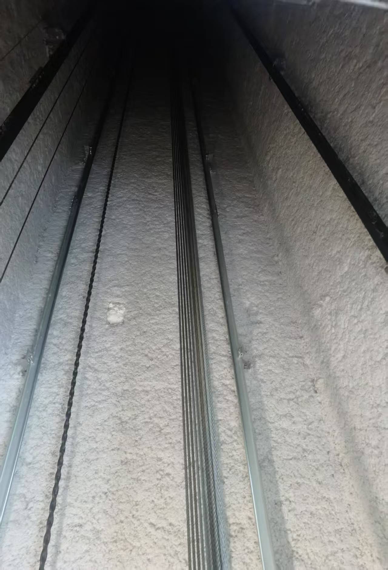 玖樟臺瀾庭觀邸電梯噴涂